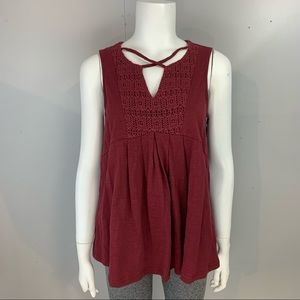 New! Doe & Rae Shirt Sleeveless Tank Top Crochet Criss Cross Burgundy Small